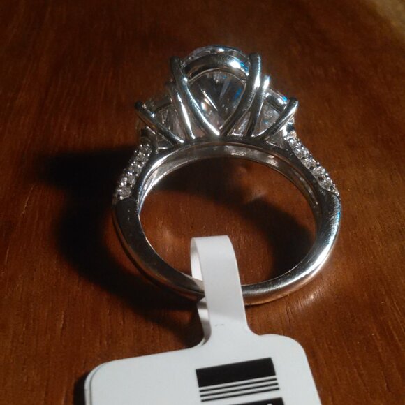 White Cubic Zirconia Sterling Silver Ring (Size 6.75) - Picture 10 of 16